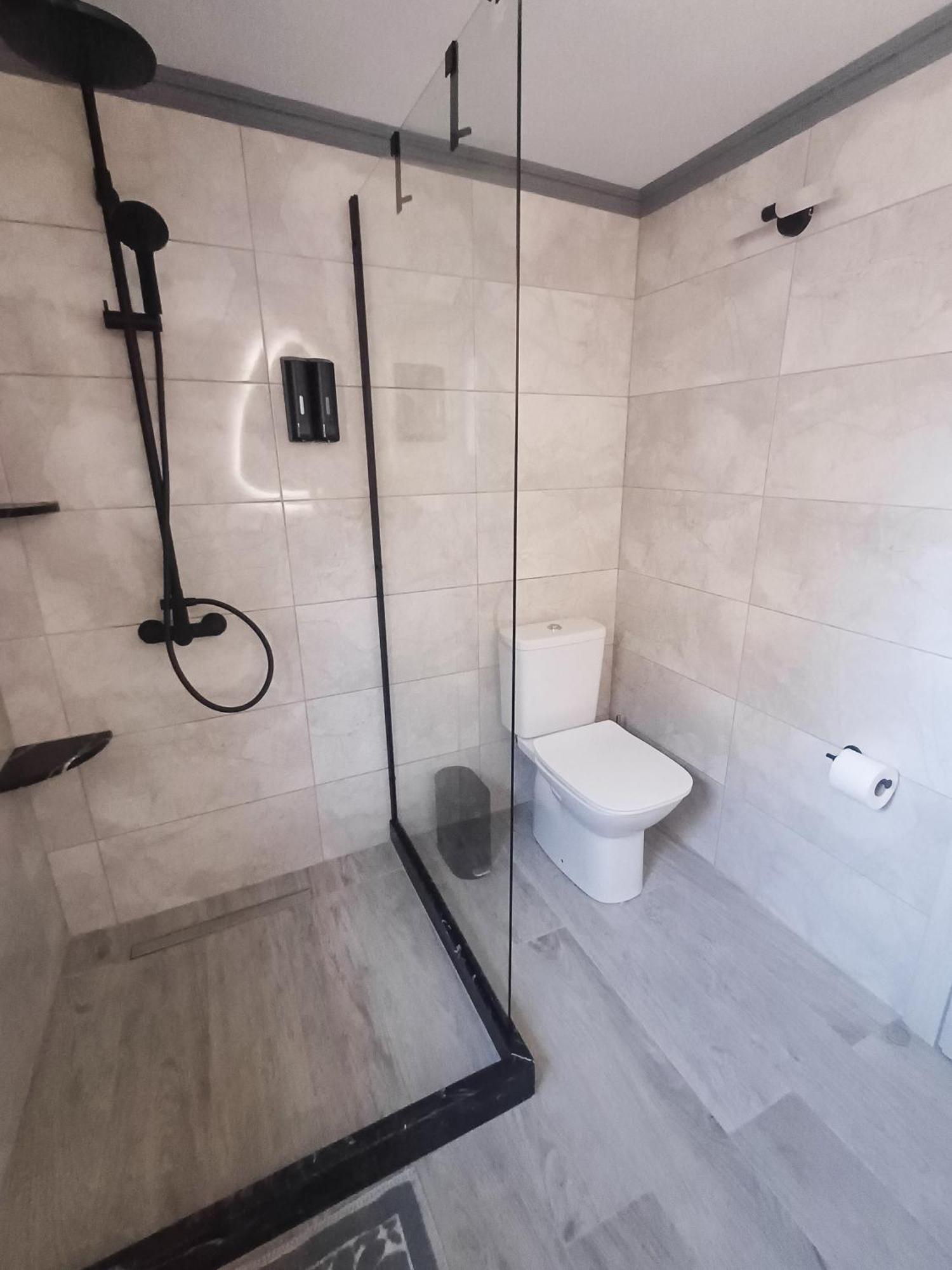 시미 Duchess Harbour View 아파트 객실 사진